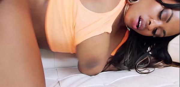 Ebony with a huge ass Tori Taylor rides white hard cock